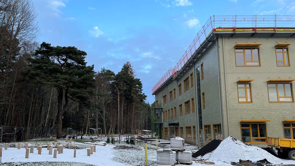 Bild på bygget av Rosendals skola