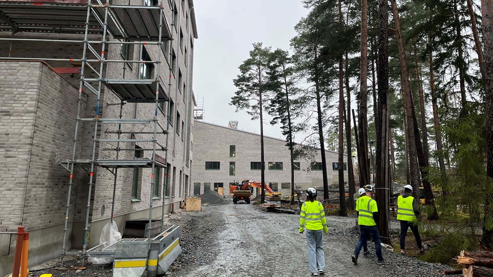 Platsbesök på byggplatsen för nya Gottsundaskolans skolgård